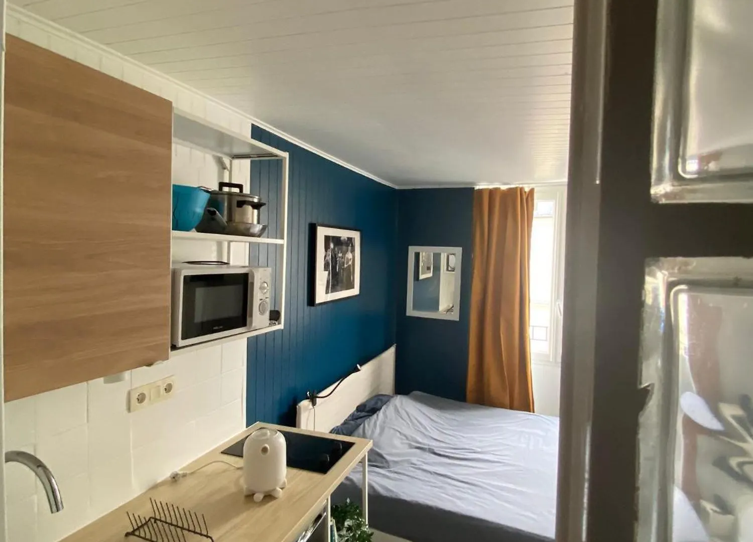 Bright Flat Apartment